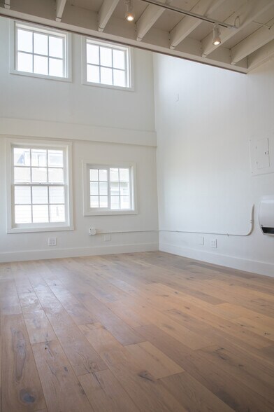 More Photos Of 1332 4th St, Berkeley Loft Creative Space For Lease