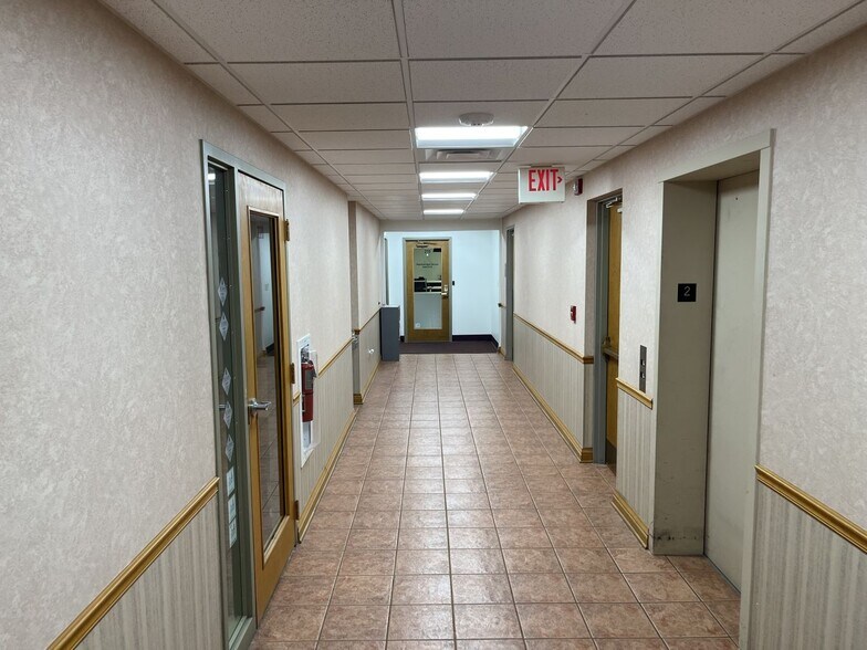 More Photos Of 2501 Chatham Rd, Springfield Office For Lease