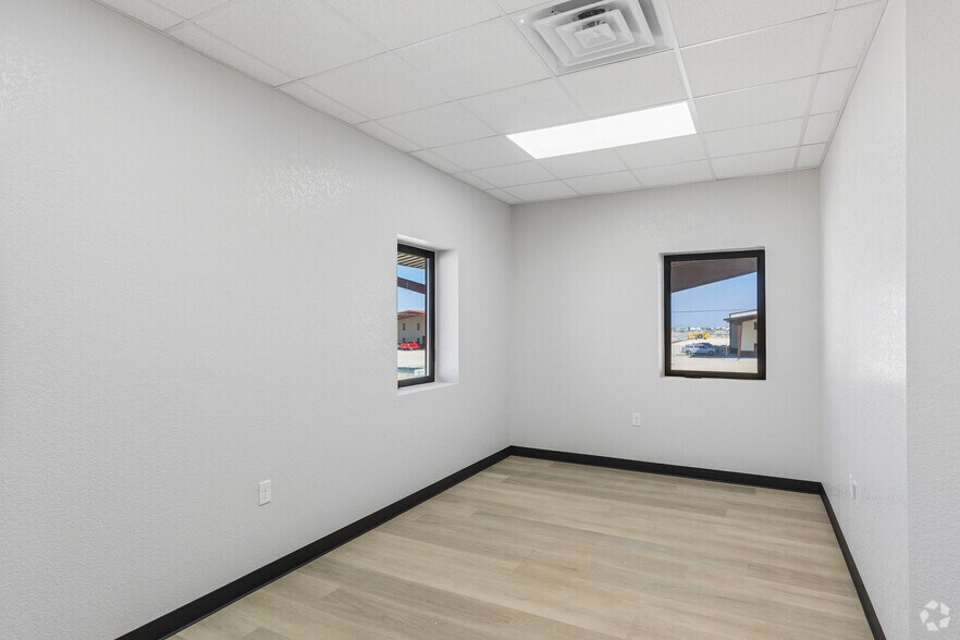 More Photos Of 16511 W Basin St, Odessa Industrial For Lease