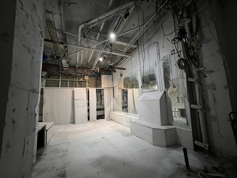 More Photos Of 248 McKibbin St, Brooklyn Apartments For Lease