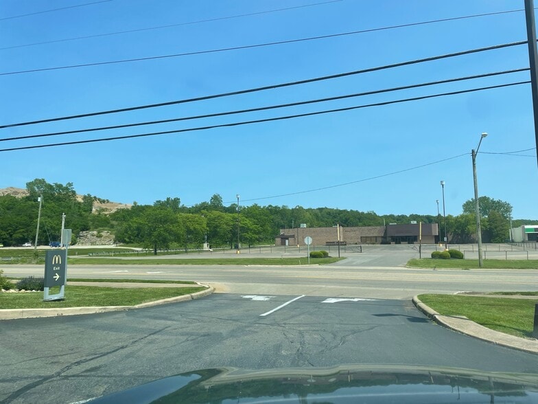 More Photos Of 1597 S Washington St, Millersburg Department Store For Sale