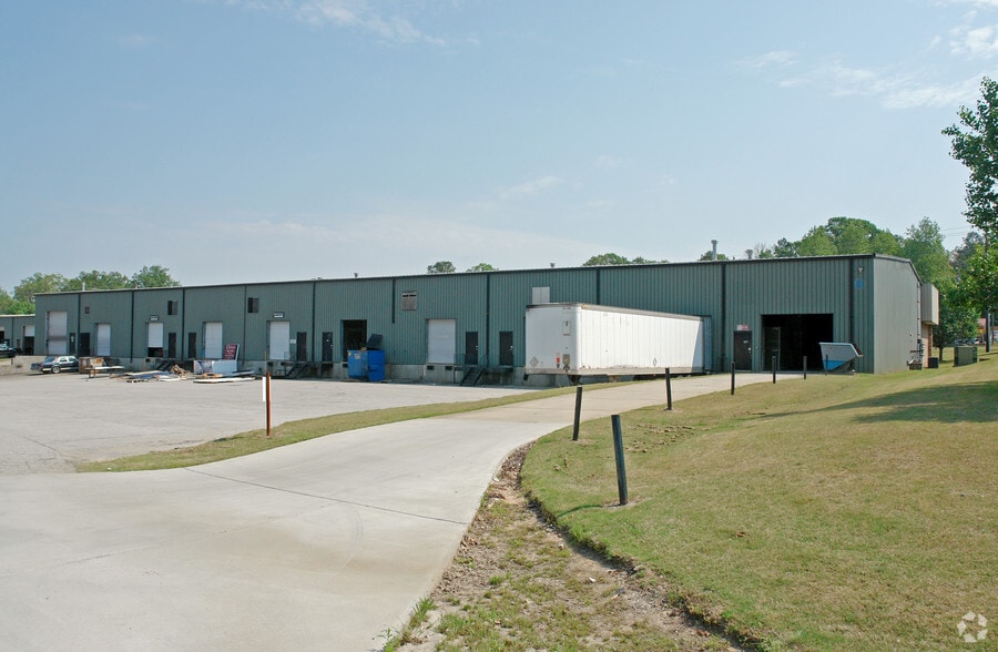 More Photos Of 9529 S Main St, Jonesboro Warehouse For Lease