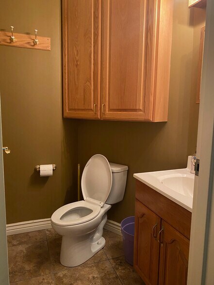 More Photos Of 1345 E 3900 S, Salt Lake City Medical For Sale