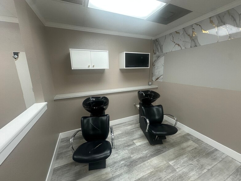 More Photos Of 608-618 Oakfield Dr, Brandon Unknown For Lease