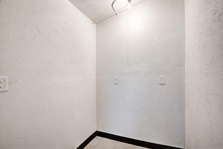 More Photos Of 1200 S Beeline Hwy, Payson General Retail For Sale