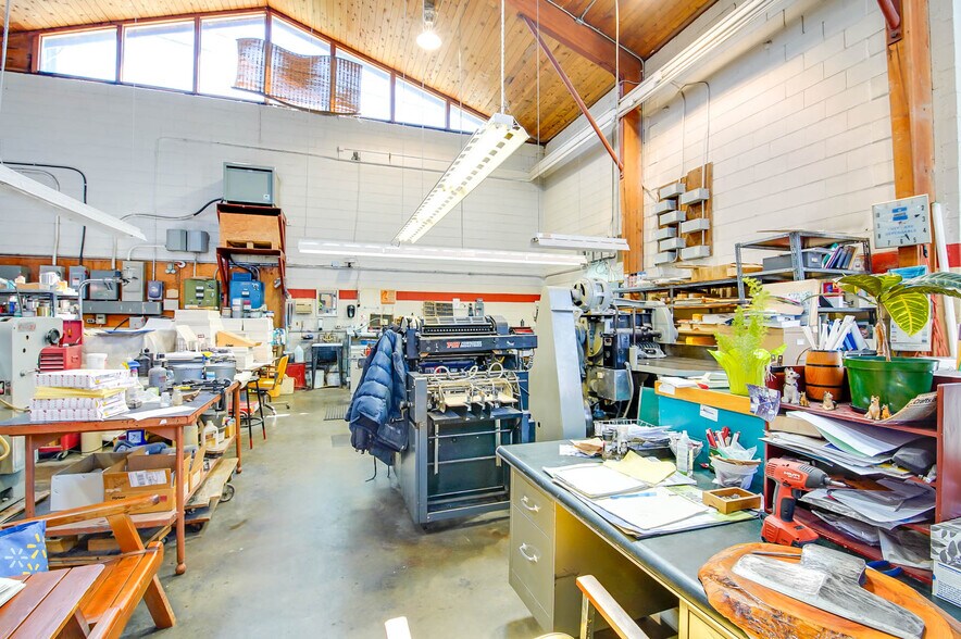 More Photos Of 4918 Napier St, Port Alberni Flex For Sale