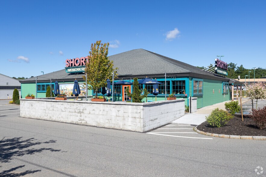 More Photos Of 79 Bicentennial Dr, Manchester Unknown For Lease