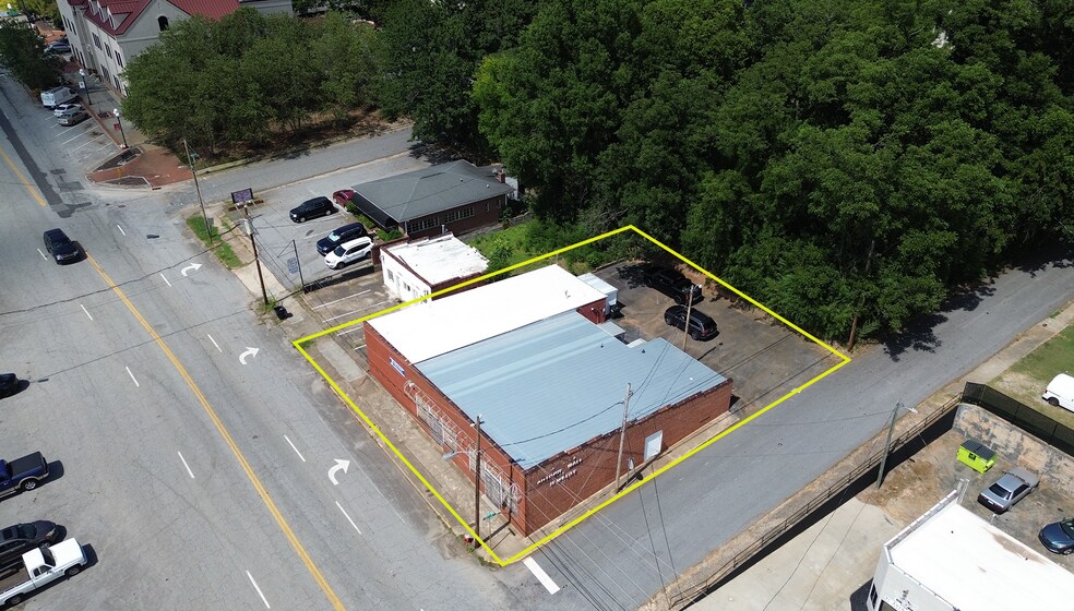 Primary Photo Of 711 S Main St, Anderson Freestanding For Sale