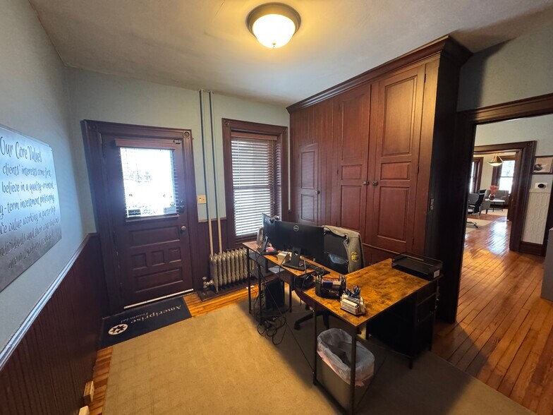 More Photos Of 5740 Lower Macungie Rd, Macungie Office For Lease