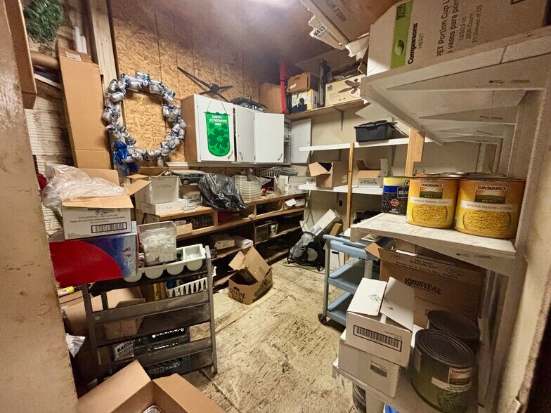 More Photos Of 106 E 4th St, Washington Restaurant For Sale