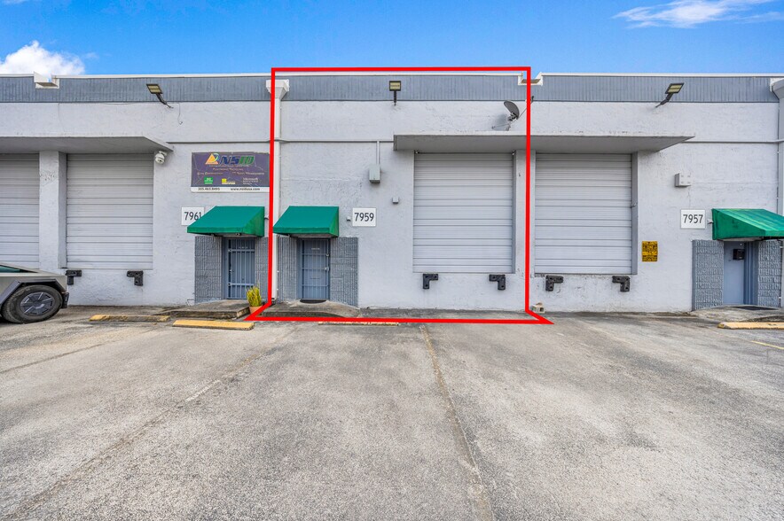More Photos Of 7953-7967 NW 64th St, Miami Warehouse For Lease