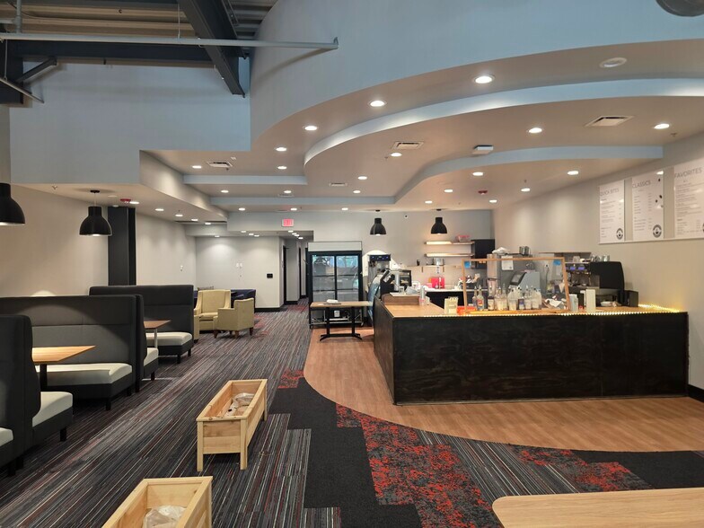 More Photos Of 2412-2430 Lincoln Way, Ames Office For Lease