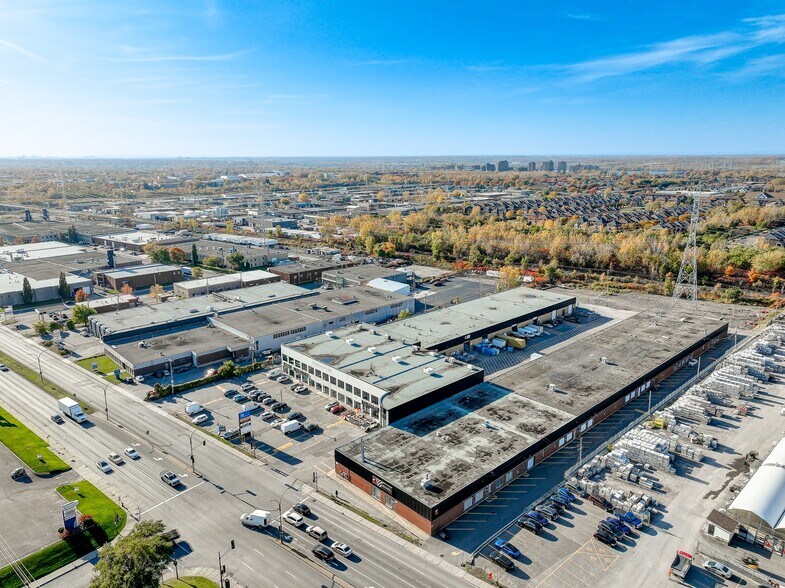 More Photos Of 7527-7583 Boul Henri-Bourassa E, Montréal Flex For Lease