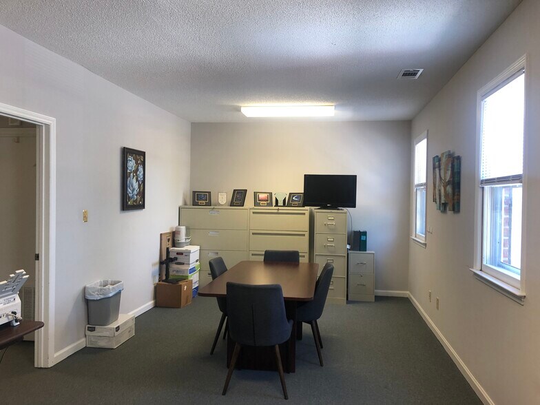 More Photos Of 410 New Bridge St, Jacksonville Office For Lease