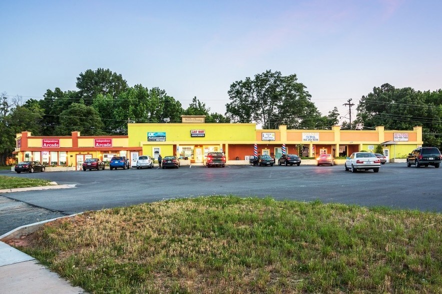 More Photos Of 6140 E Independence Blvd, Charlotte Freestanding For Lease