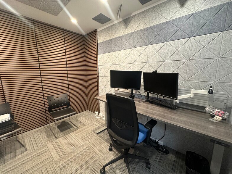 More Photos Of 10250A 176th St, Edmonton Office For Lease