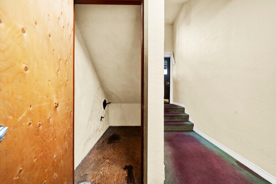 More Photos Of 3719 W 8th Av, Vancouver Apartments For Sale