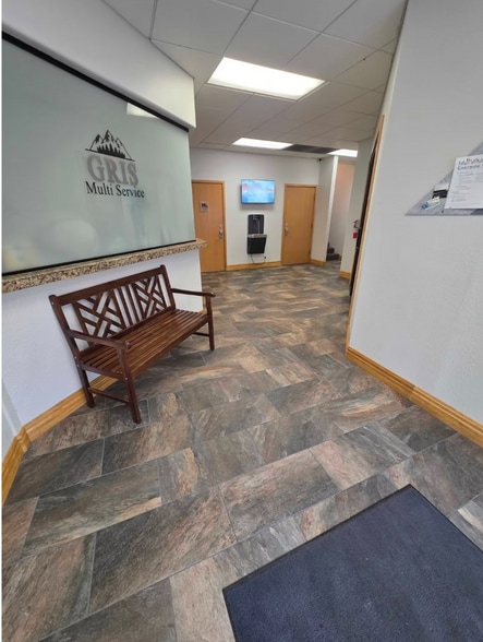 More Photos Of 306 Laurel Mountain Rd, Mammoth Lakes Office For Lease