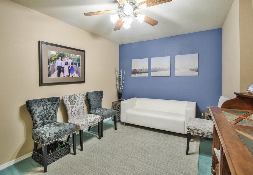 More Photos Of 1107 Weatherford Hwy, Granbury Religious Facility For Lease