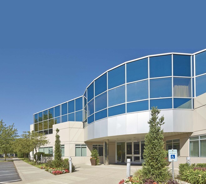 More Photos Of 17425 NE Union Hill Rd, Redmond Office For Lease