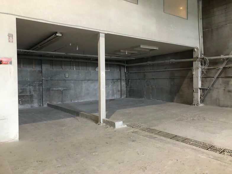 More Photos Of 8730 Ash St, Vancouver Warehouse For Lease
