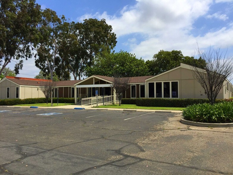 Primary Photo Of 1112 N Magnolia Ave, Anaheim Medical For Lease