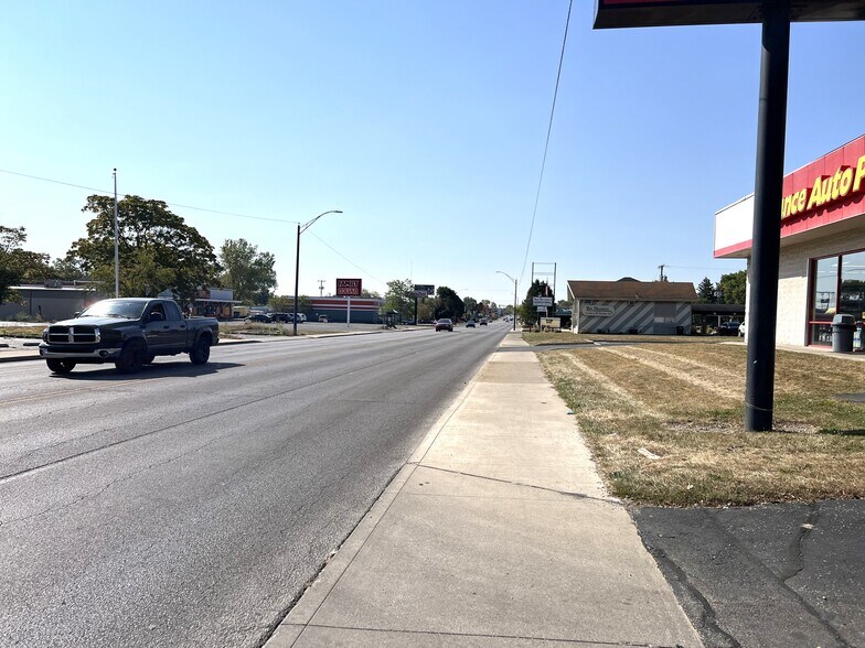 More Photos Of 2001 S Madison St, Muncie Freestanding For Sale