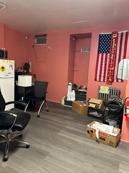 More Photos Of 212-33 Jamaica Ave, Jamaica Storefront Retail Residential For Lease