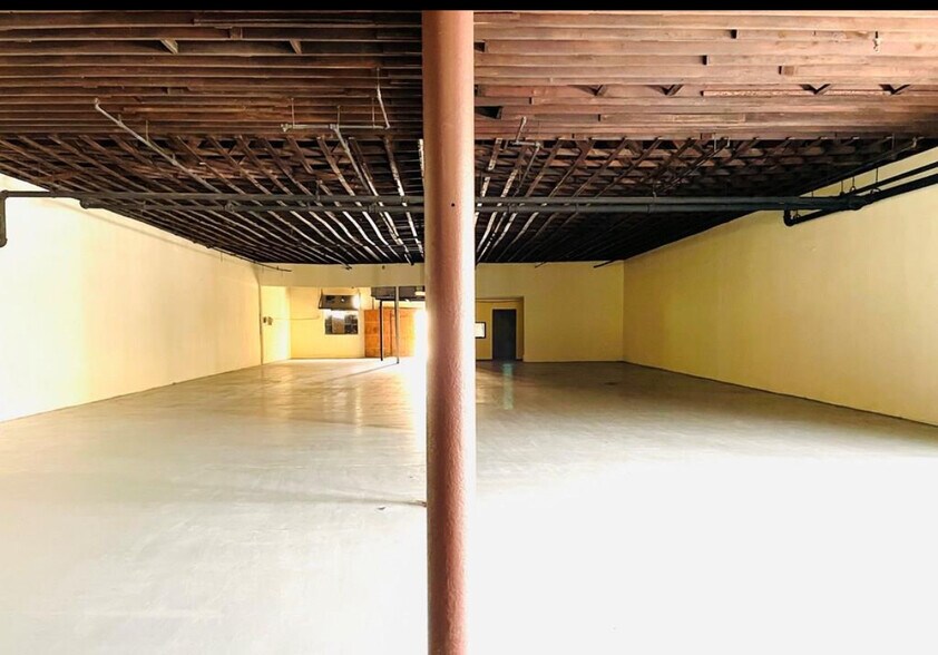 More Photos Of 1263 E Adams St, Brownsville Restaurant For Sale