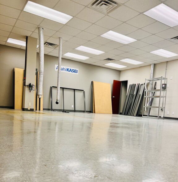 More Photos Of 163 Business Park Dr, Lebanon Light Manufacturing For Lease