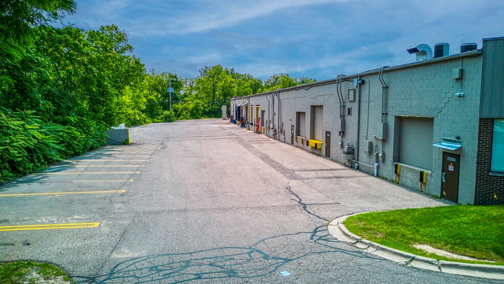 More Photos Of 20978-21084 Bridge St, Southfield Unknown For Lease