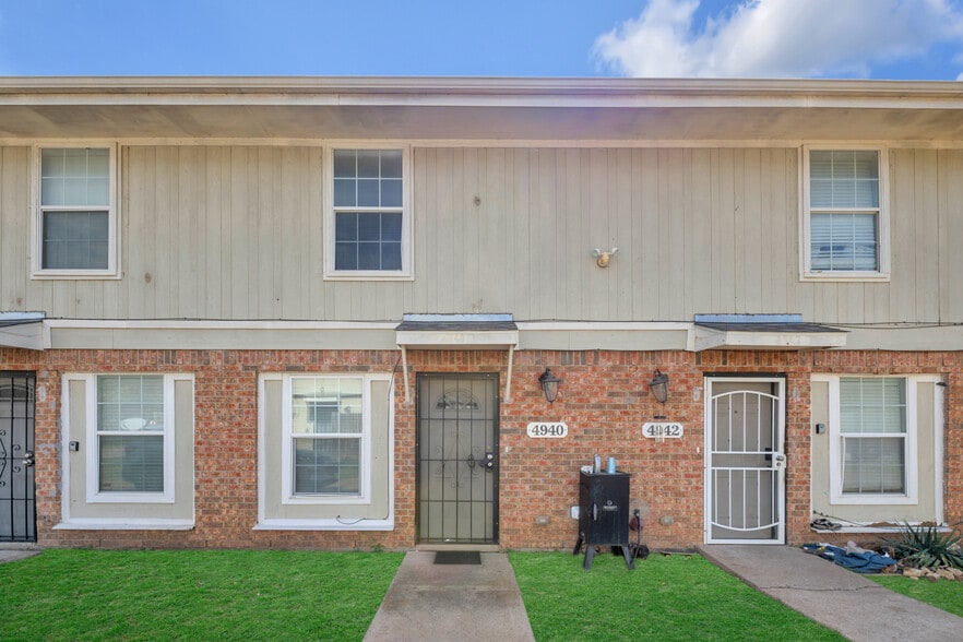 More Photos Of 4936 Flamingo Rd, Fort Worth Apartments For Sale
