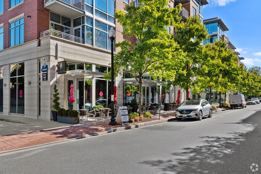 More Photos Of 2200 N Westmoreland St, Arlington Multifamily For Sale