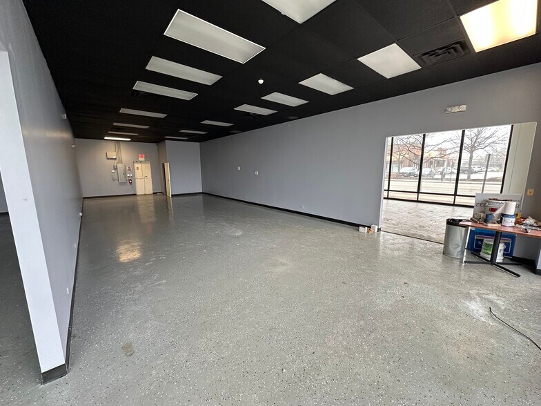 More Photos Of 1826-1830 Dempster St, Evanston Convenience Store For Lease