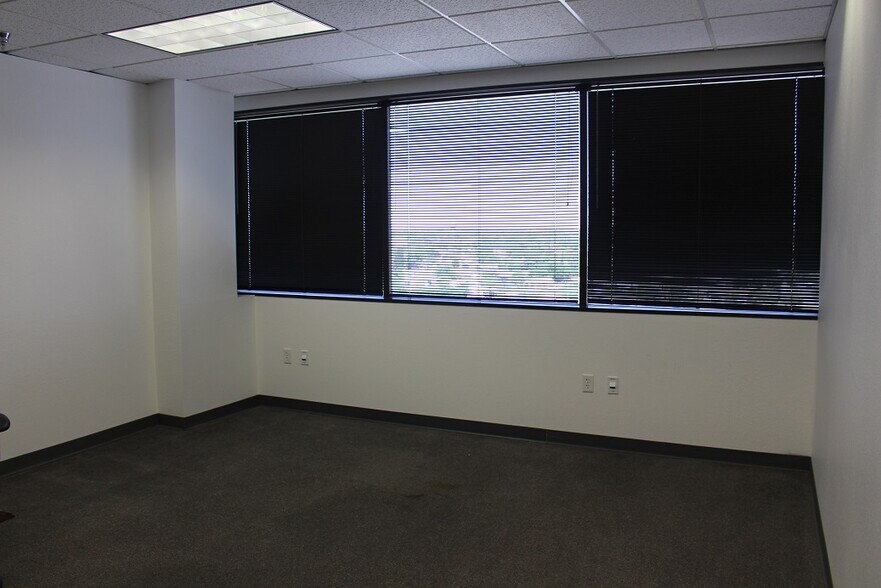 More Photos Of 1004 N Big Spring St, Midland Office For Lease