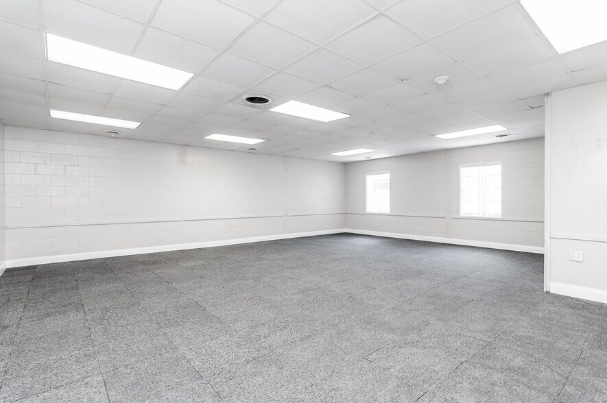 More Photos Of 4205 W Broadway St, Pearland Loft Creative Space For Lease
