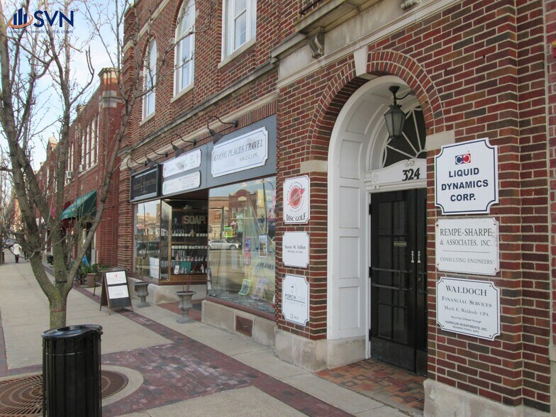 More Photos Of 322-324 W State St, Geneva Office For Lease