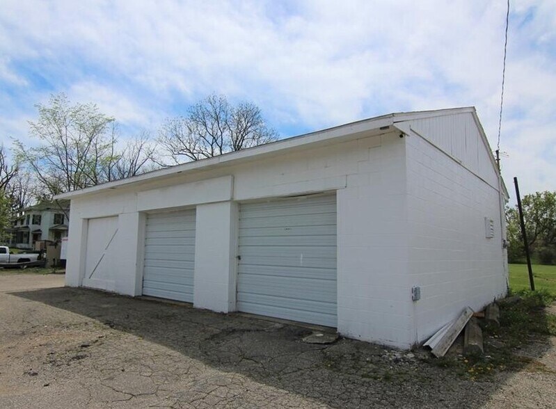 More Photos Of 11320 Saginaw rd, Grand Blanc Storefront For Sale