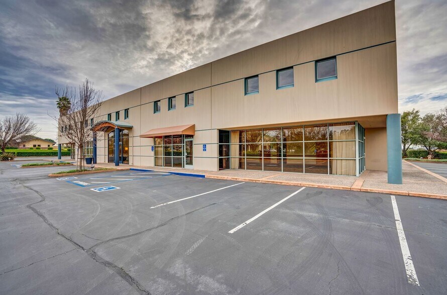 More Photos Of 25 Executive Ct, Napa Office For Lease