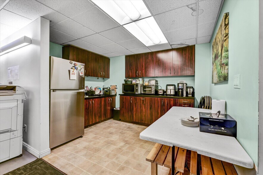 More Photos Of 2320 Cotner Ave, Los Angeles Loft Creative Space For Sale