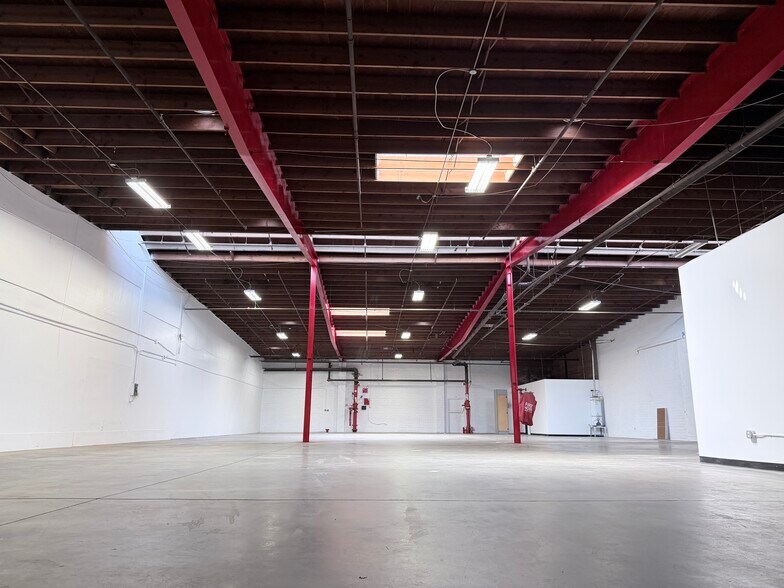 More Photos Of 16221 S Maple Ave, Gardena Industrial For Lease