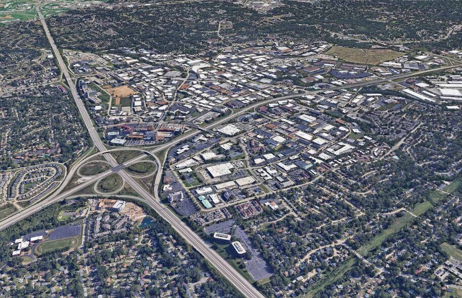 More Photos Of 1900-1940 Craigshire Dr, Saint Louis Flex For Sale