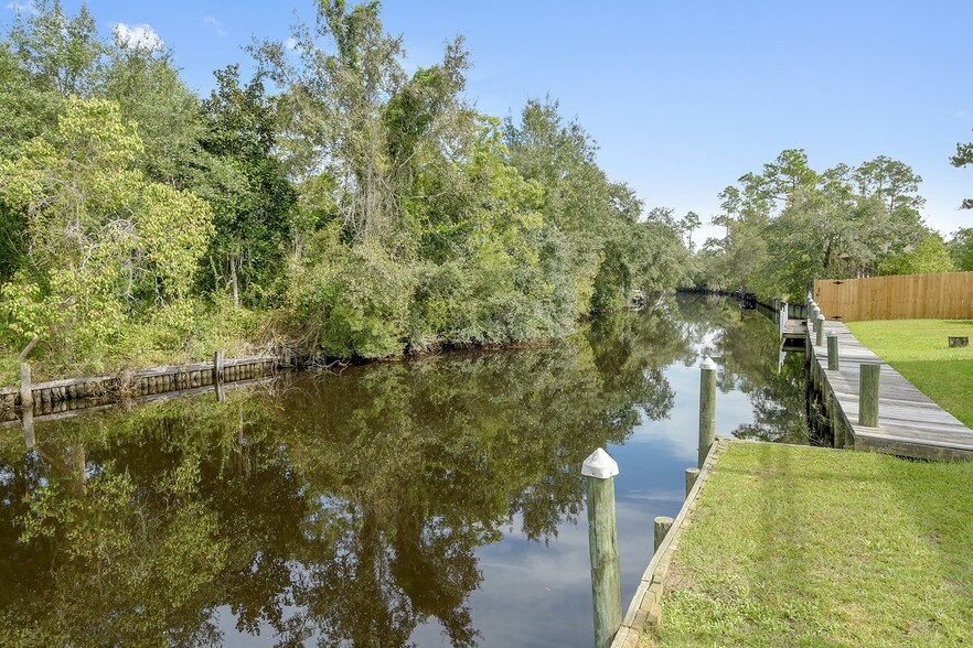 More Photos Of 10408 Highway 603, Bay Saint Louis Restaurant For Lease