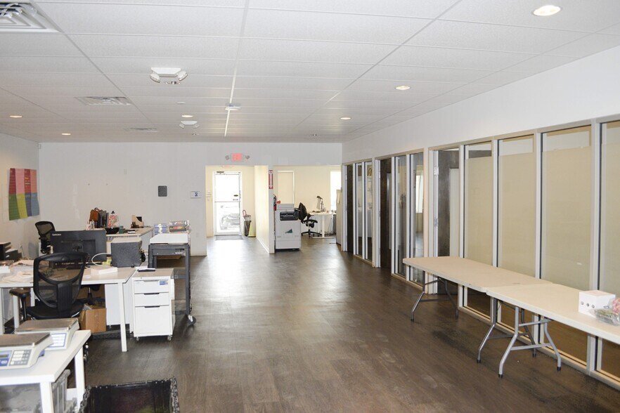 More Photos Of 133 Atlantic Dr, Maitland Warehouse For Lease