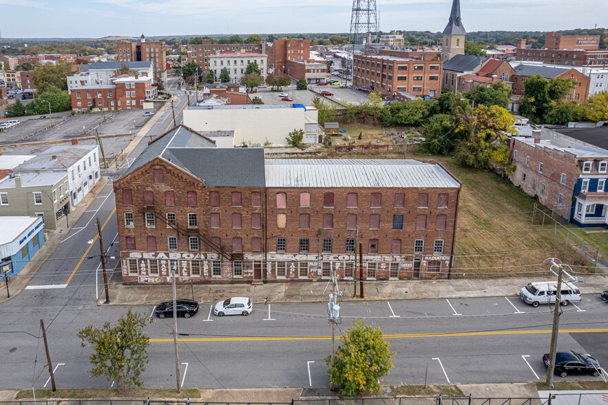 More Photos Of 125 N Market St, Petersburg Warehouse For Sale