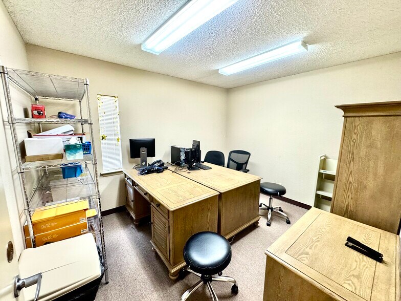 More Photos Of 101 Anthony Dr, Teague Medical For Sale