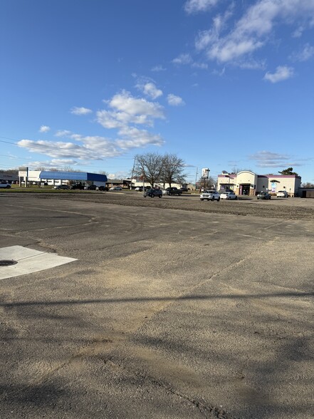 More Photos Of 3393 S Linden Rd, Flint Land For Lease