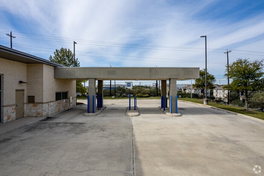 More Photos Of 4095 N Loop 1604 Fwy, San Antonio Bank For Lease