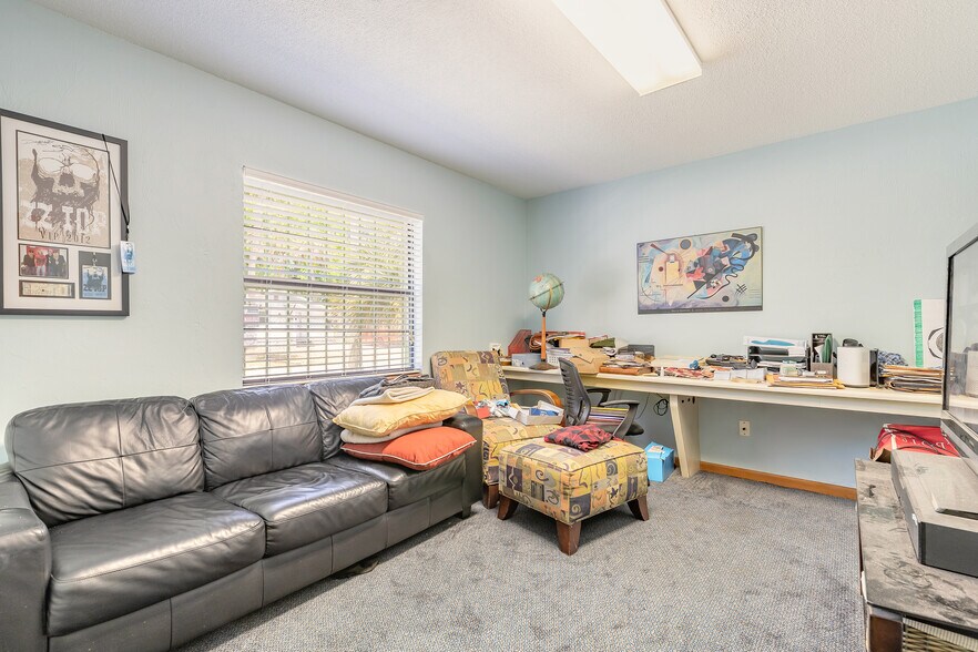 More Photos Of 300 Washington Pl, Ormond Beach Warehouse For Sale