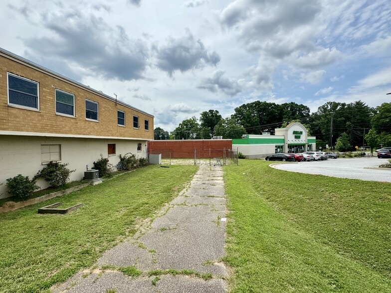 More Photos Of 86 Allen St, Greenville Police Fire Station For Sale